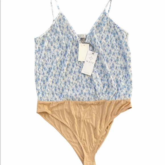 WAYF Surplice Ribbed Cami bodysuit - Picture 4 of 6